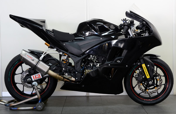 YZF-R25用 アジア選手権AP250.JP250用のカウル、ラムボックス